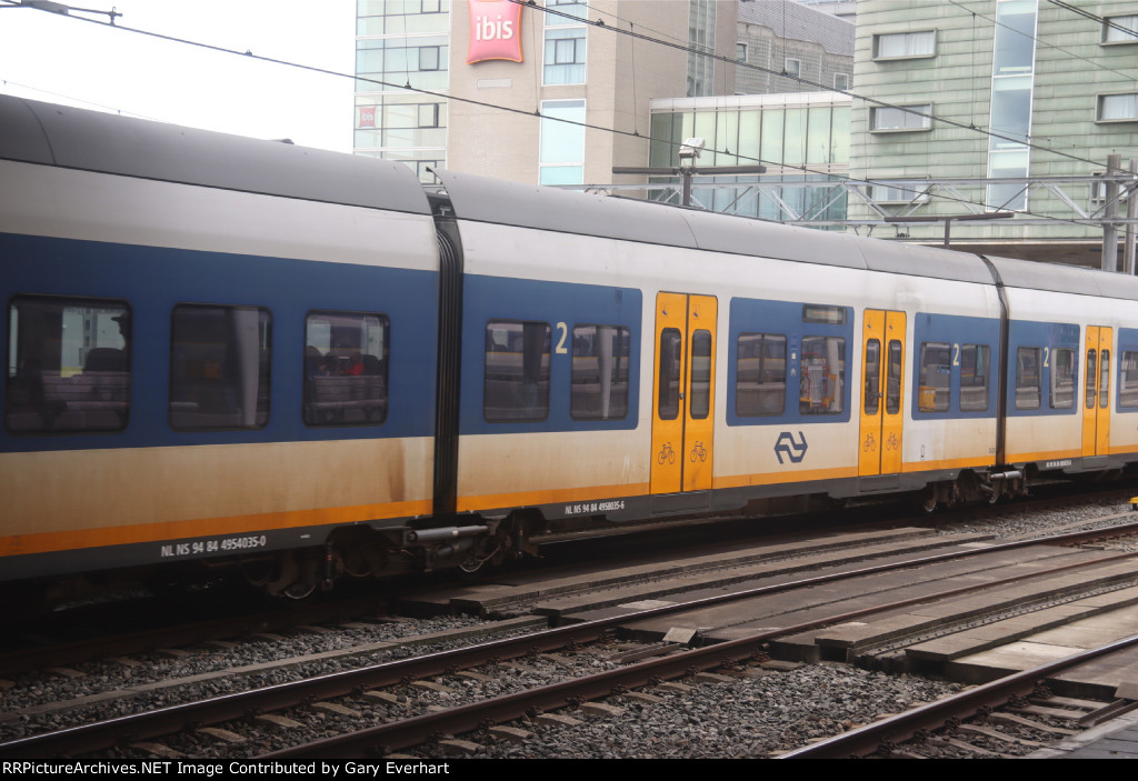 NS Sprinter #2635 - Nederlandse Spoorwegen 